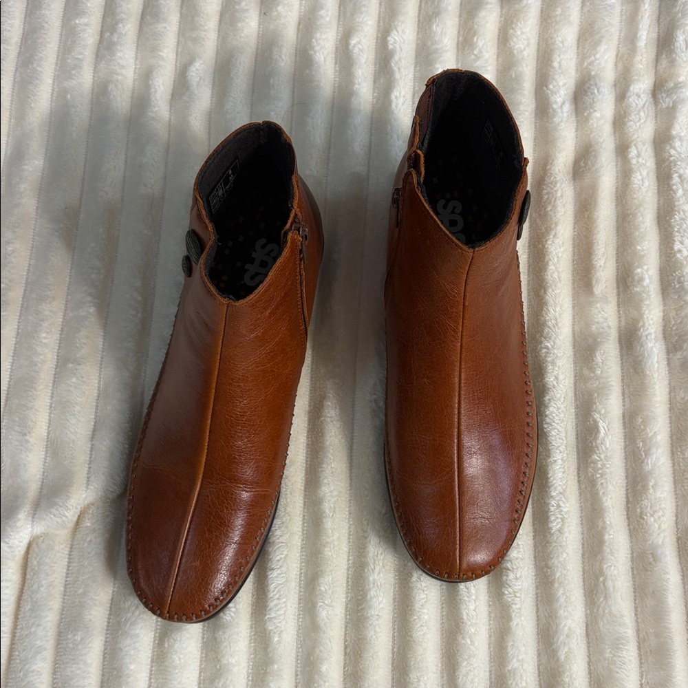 SAS Jade Leather Zip Bootie